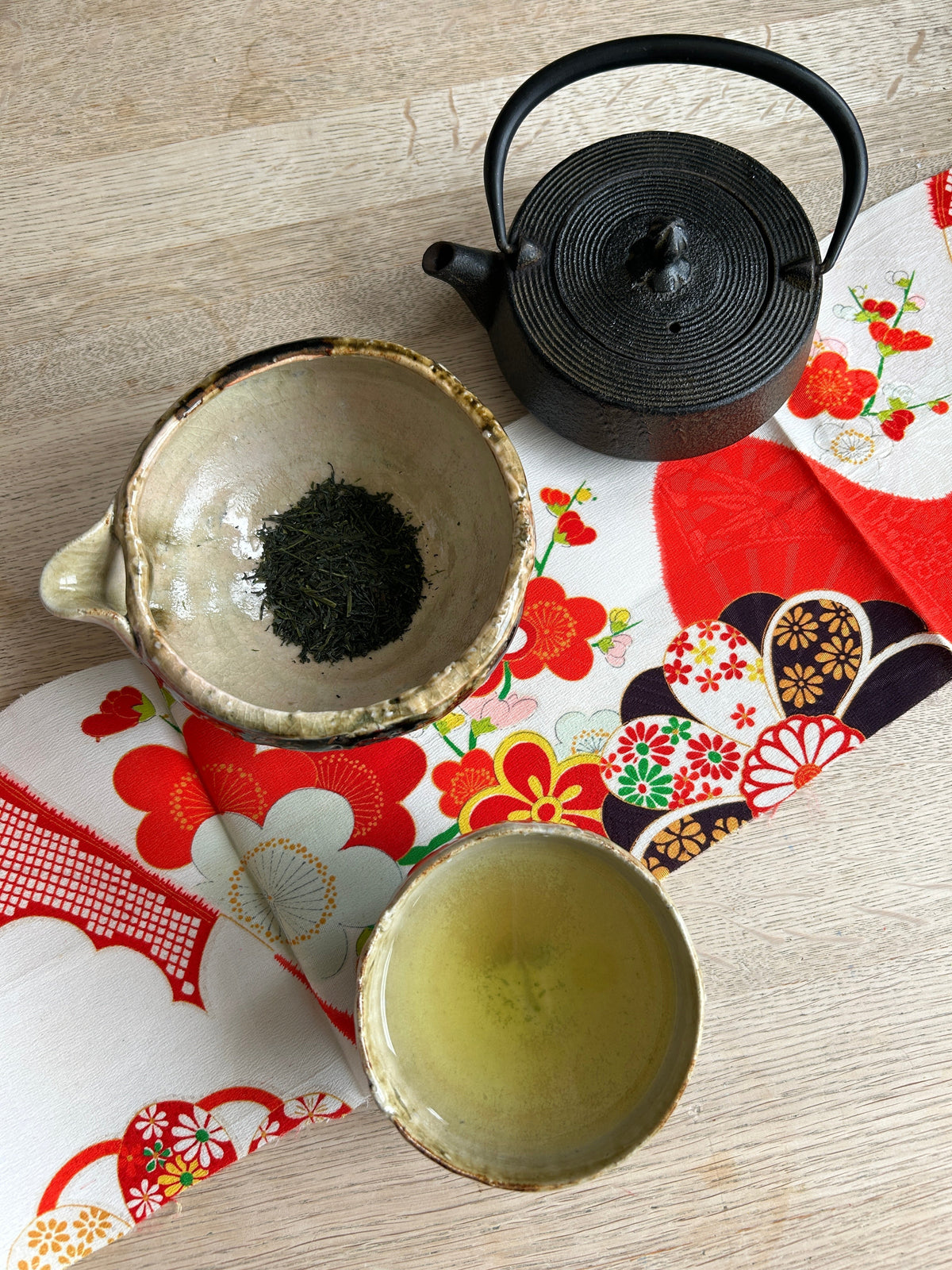 Gyokuro vs Sencha. The Battle of the Teas.