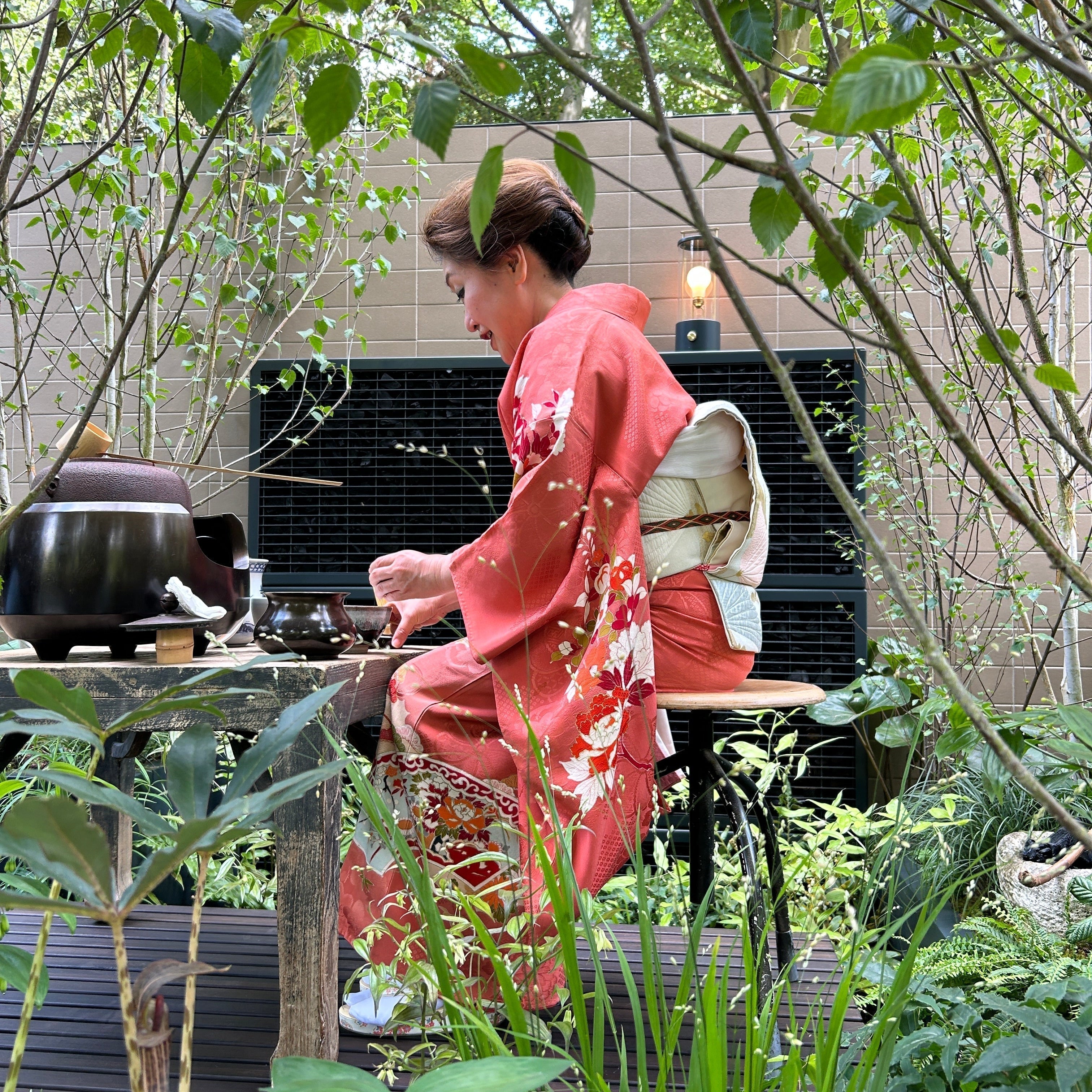 Gold Medal-Winning Garden at Chelsea Flower Show Hosts Keiko Uchida's Tea Ceremony