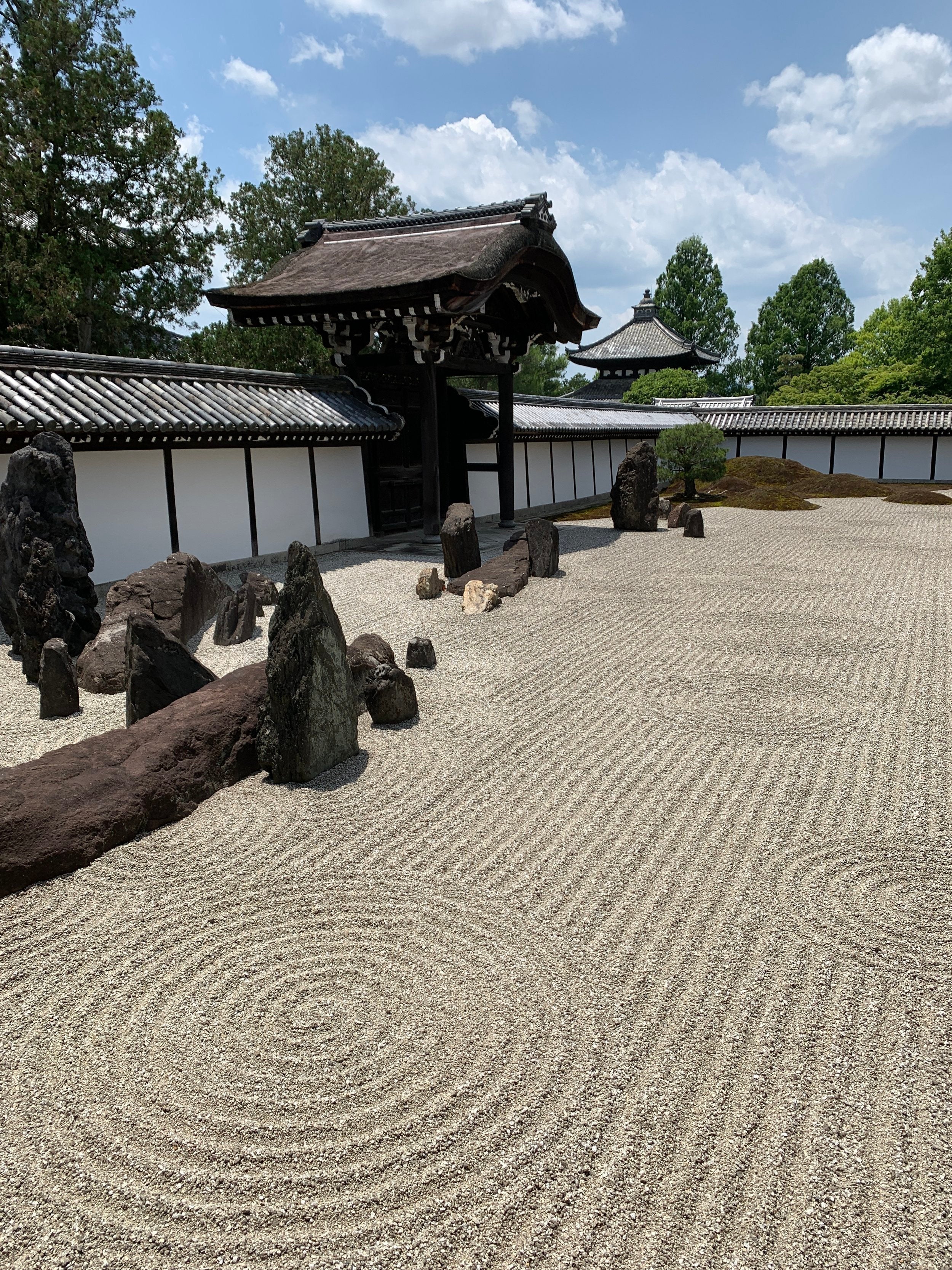 Zen garden in Kyoto reflecting the calm and mindfulness of Japanese tea ceremony