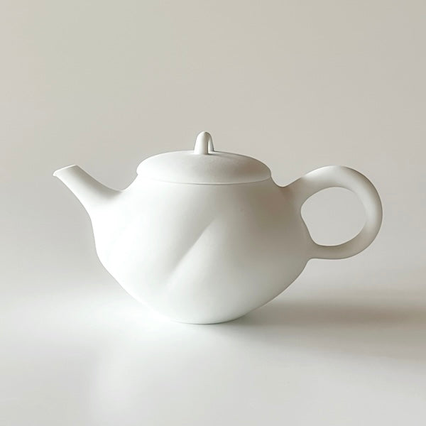 Medium White Hineri Dimple Kyusu Teapot