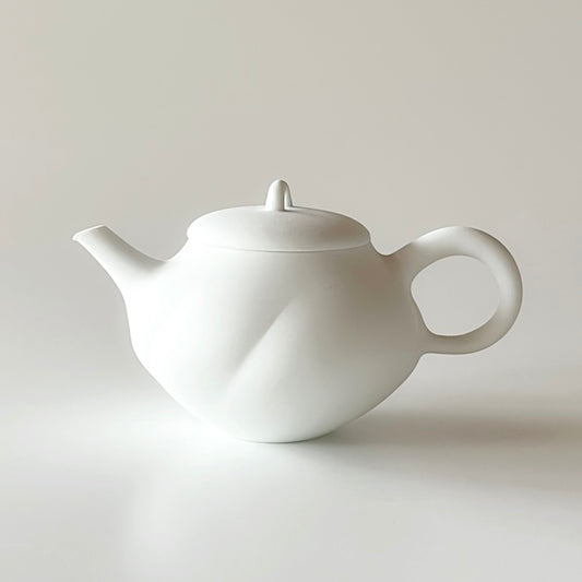 Medium White Hineri Dimple Kyusu Teapot
