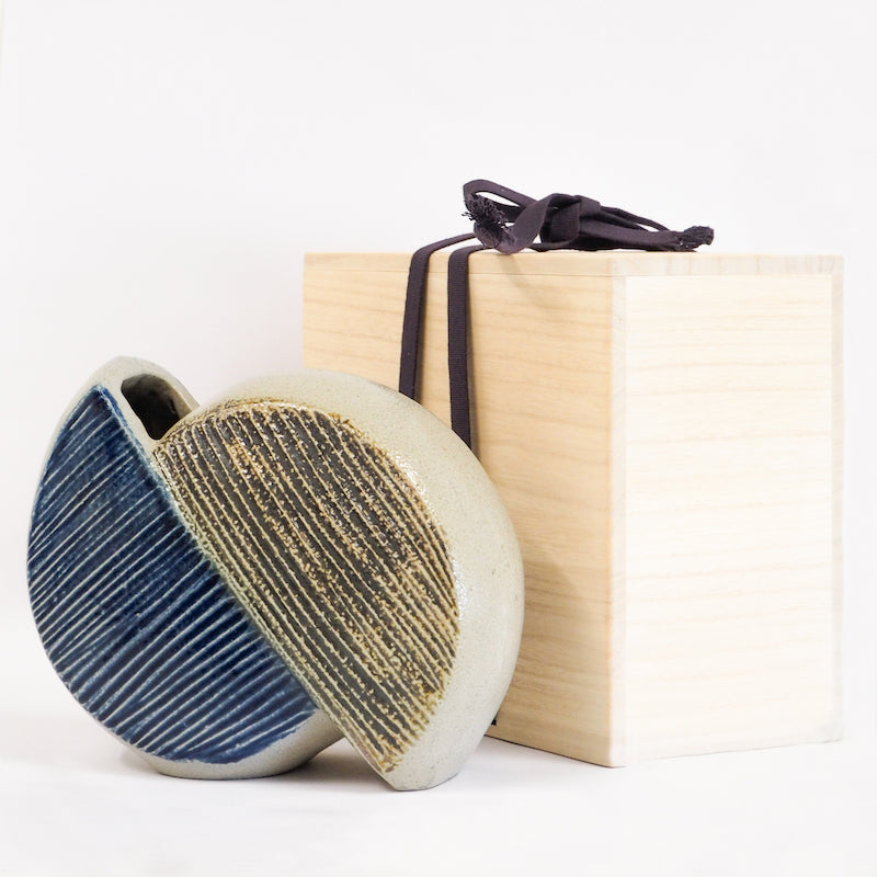 Mashiko Shioyaki Broken Circle Vase